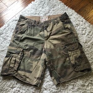 American Eagle camo cargo shorts